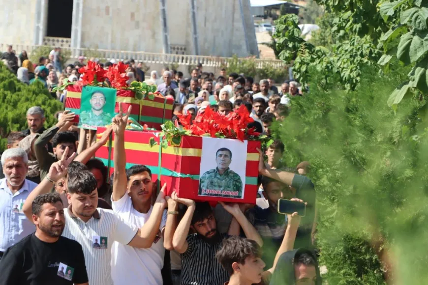 Şêniyên Kobanê cenazeyên 2 şehîdan spartin axê