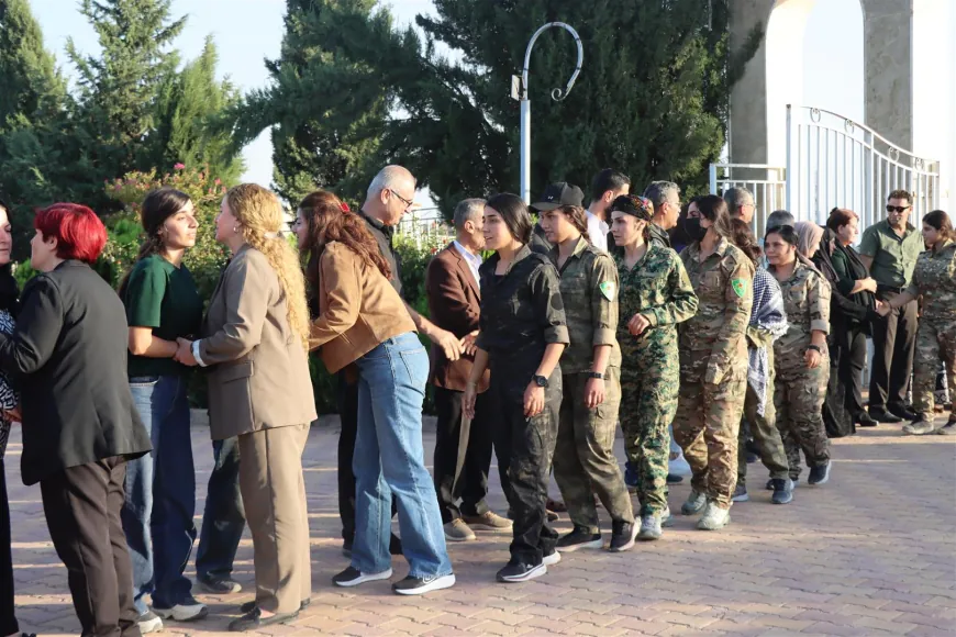 Şandeya ji  Bakurê Kurdistanê serdana Pakrewangeha Şehîd Xebat Dêrik kir
