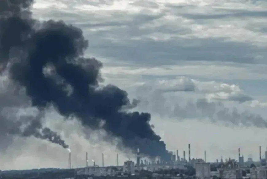 Ukraynayê êrişî mezintirîn rafîneriya petrola Rûsyayê kir