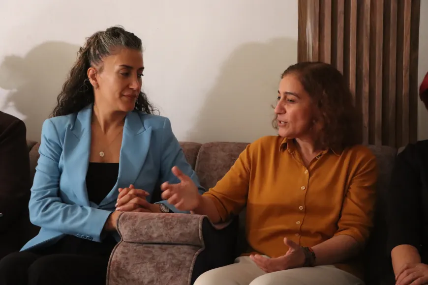 Şandeya Bakurê Kurdistanê serdana rêxistin û saziyên jinan kir