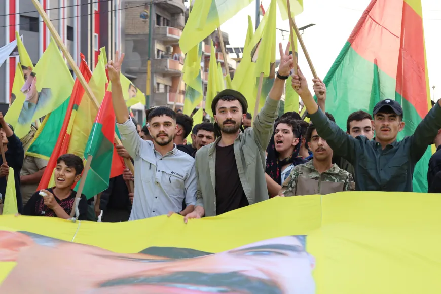 Ciwanên Qamişloyê li dijî komploya 9‘ê Cotmehê daketin qadan