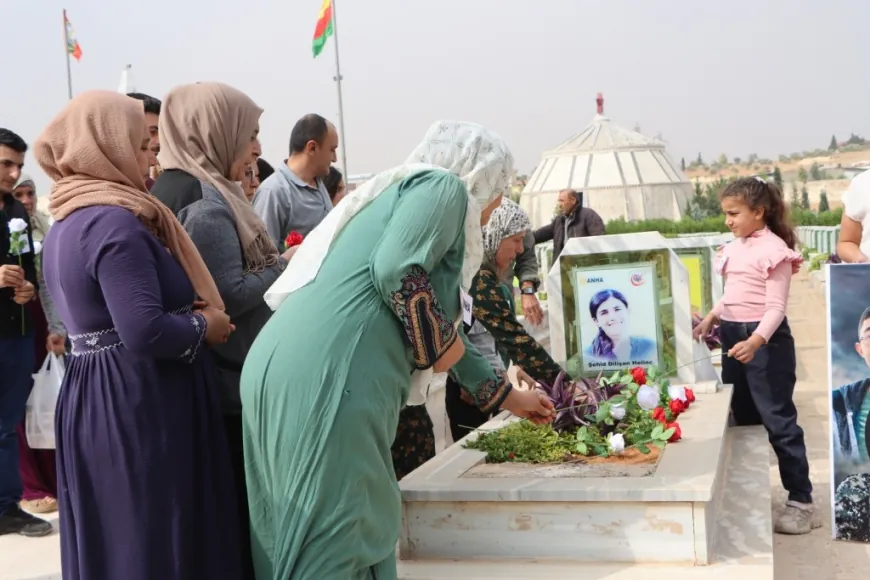 Li Kobanê û Qamişloyê şehîdên çapemeniyê bi bîr anîn