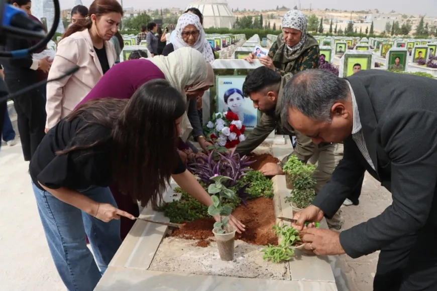 Li Kobanê û Qamişloyê şehîdên çapemeniyê bi bîr anîn