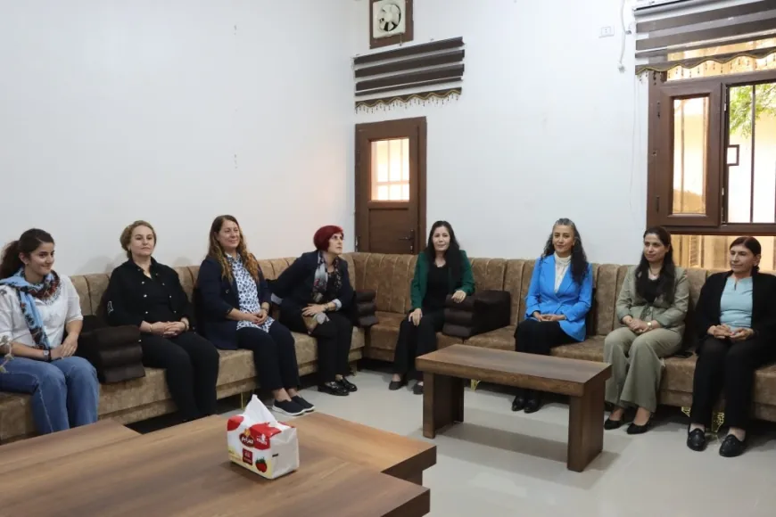 Şandeya DEM Partiyê serdana Kobanê kir