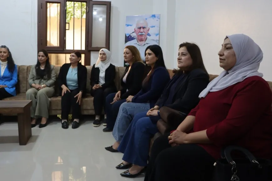 Şandeya DEM Partiyê serdana Kobanê kir