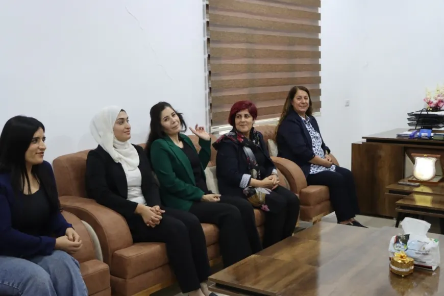 Şandeya DEM Partiyê serdana Şaredariya Kobanê kir