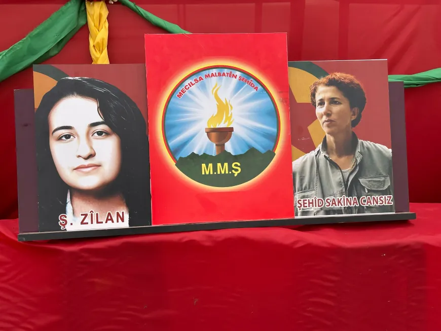 Ji bo merasîma 26 şehîdan şêniyên Cizîrê li Qamişlo kom bûn
