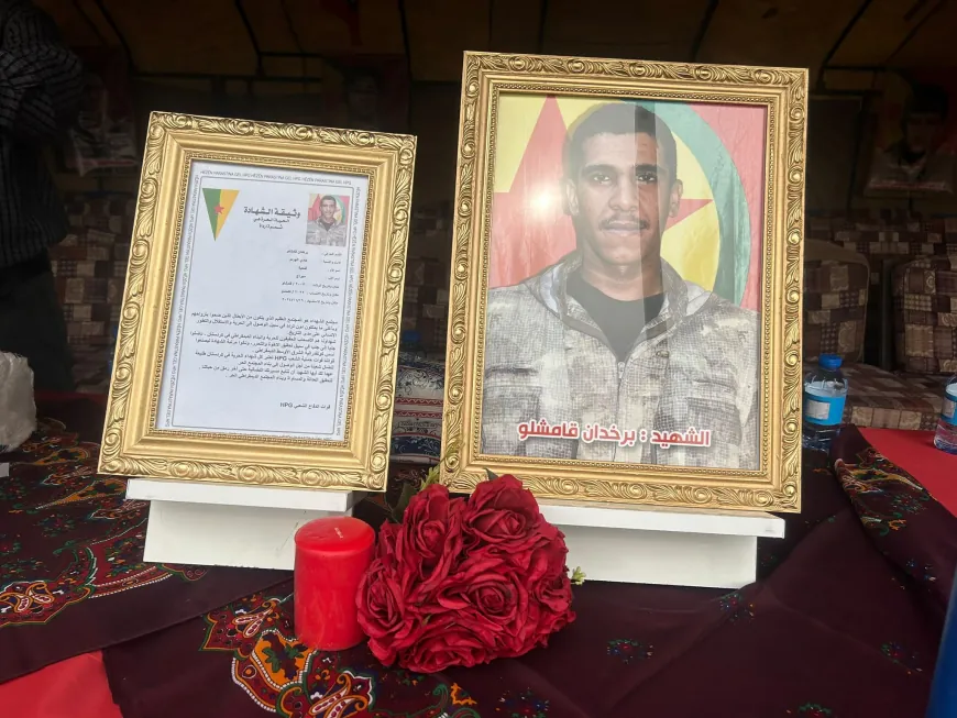 Ji bo merasîma 26 şehîdan şêniyên Cizîrê li Qamişlo kom bûn