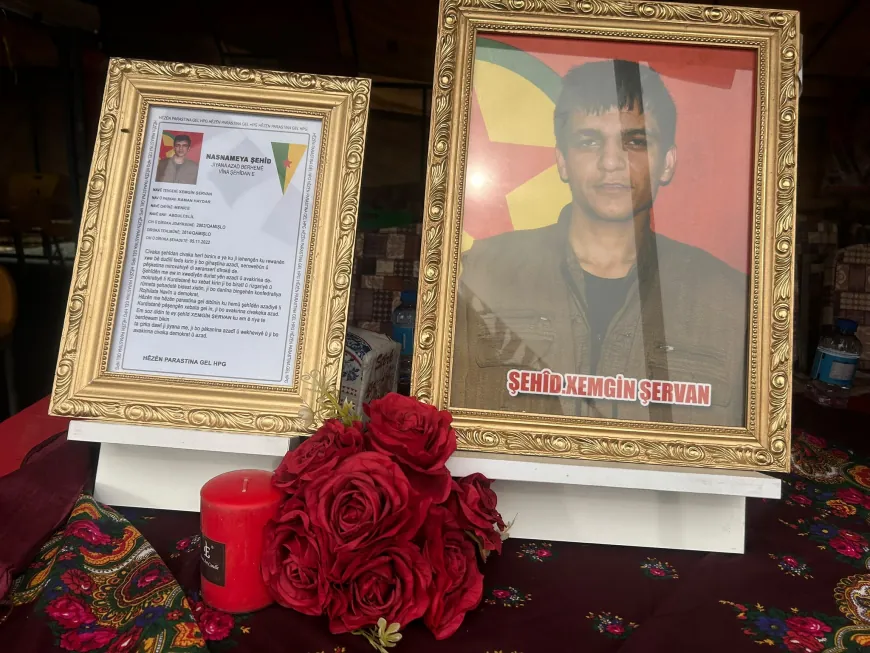 Ji bo merasîma 26 şehîdan şêniyên Cizîrê li Qamişlo kom bûn
