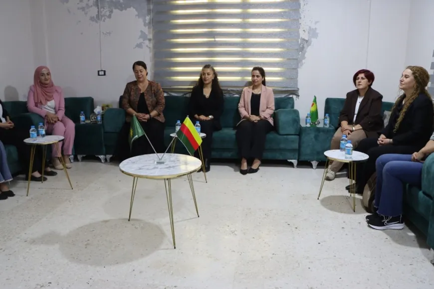 Şandeya Jinan a DEM Partiyê gera xwe li Kobanê didomîne