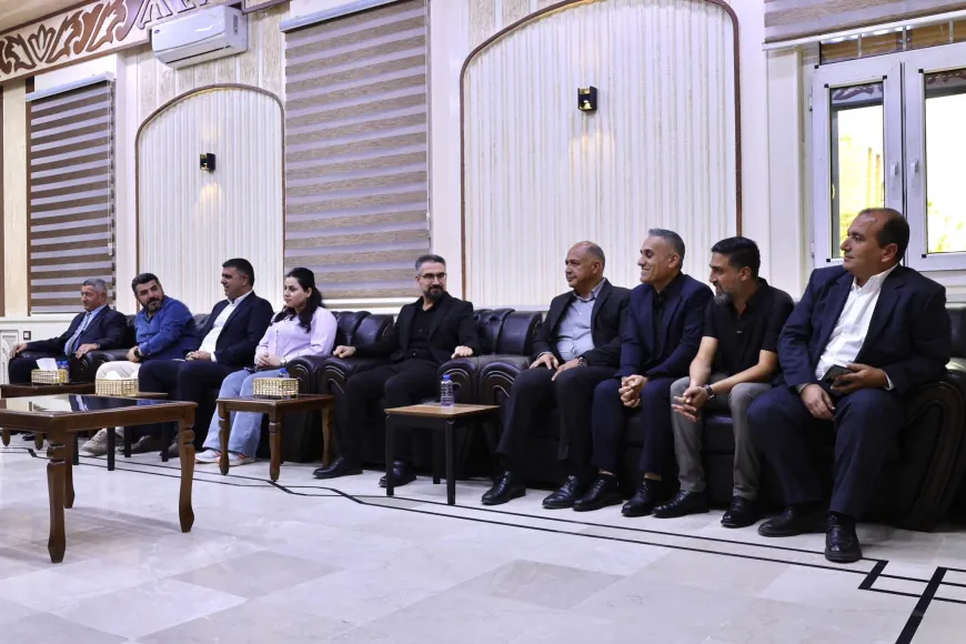 Parêzgarê Hesekê bi gerînendeyê Saziya Pirkirina Tovan re civiya