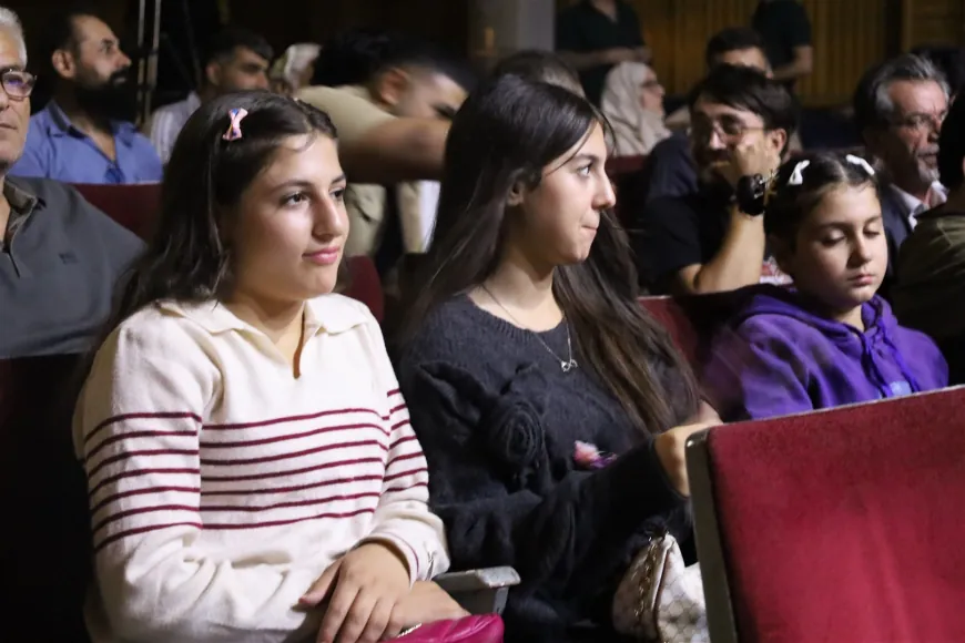 Şanoya "Yê ku nayê" li Hesekê hat pêşandan