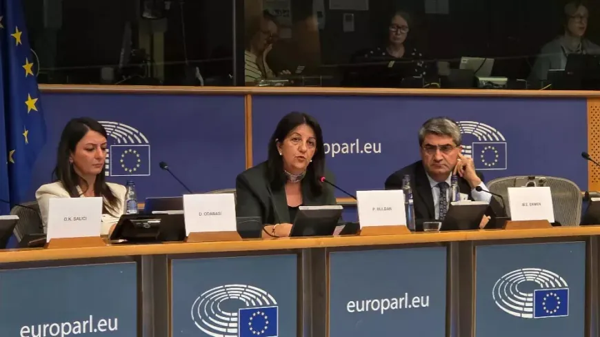 ‘Divê pirsgirêka Kurd bibe navenda têkiliyên bi YE'yê re‘