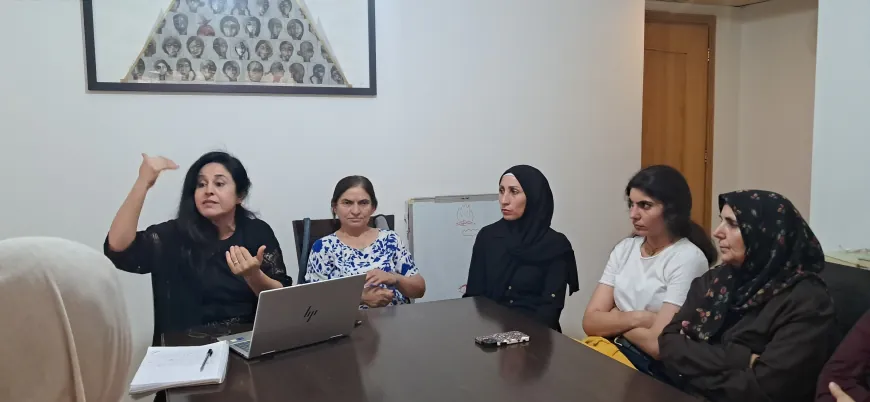 li Lubnanê di rûniştinekê de nirxandinên Rêber Abdullah Ocalan hatin gogûbêjkirin