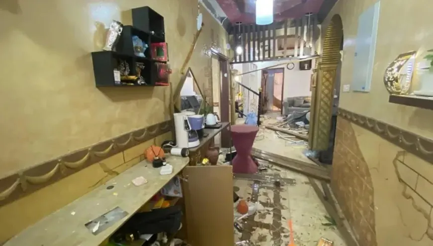 Hûsiyan bajarekî Siûdî topbaran kir: 6 kes birîndar bûn