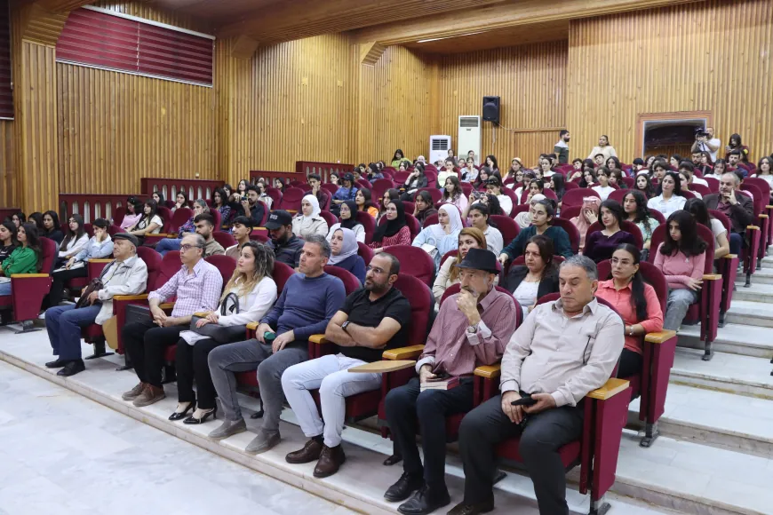 Li hola Zanîngeha Rojava Dr. Berzo Mehmûd pirtûka xwe îmze kir
