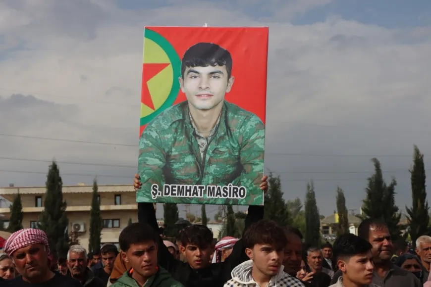 Di bîranîna 69 şehîdan de bi hezaran soza şopandina rêya şehîdan da