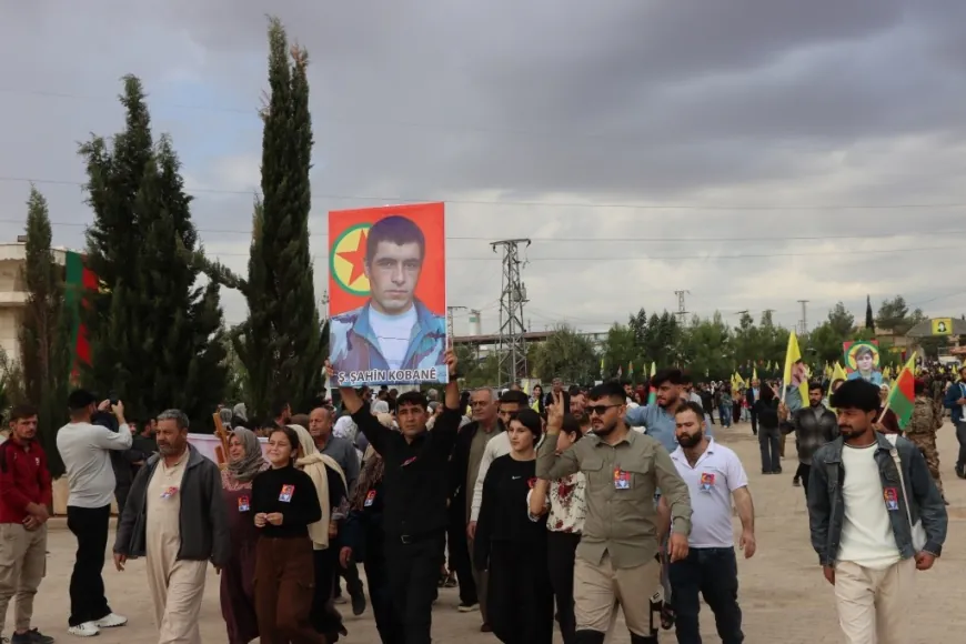 Di bîranîna 69 şehîdan de bi hezaran soza şopandina rêya şehîdan da