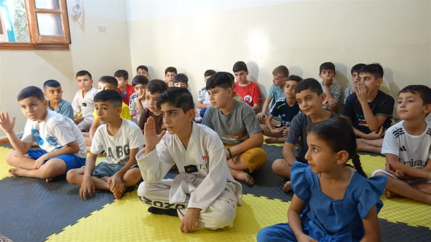 Saziya Jina Azad a Hesekê perwerdeyên cur bi cur ji bo jinan û zarokan vedike