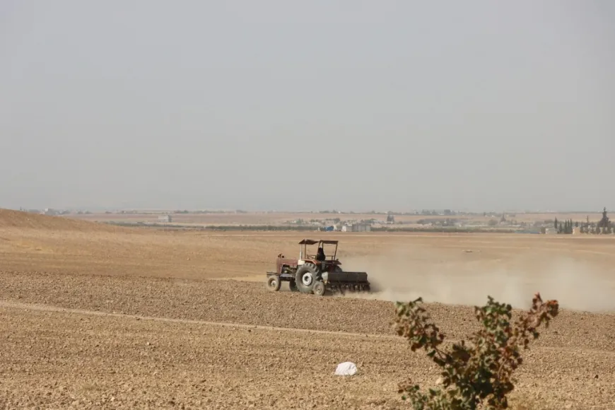 Ji ber bihabûna mazotê cotkarên Kobanê nikarin erdên xwe biçînin