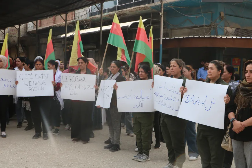 Li bajarên Rojava êrişên li ser koçberên Girê Spî hatin şermezarkirin