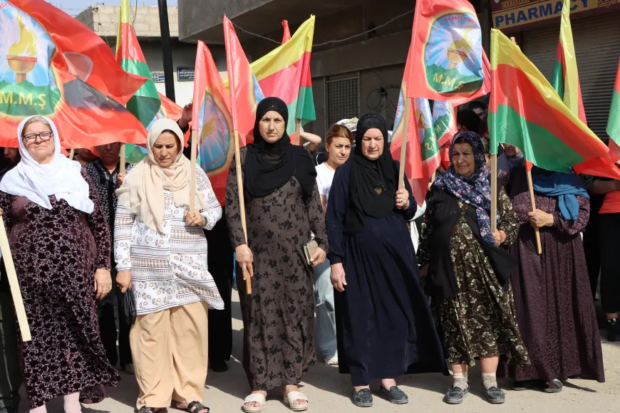 Li bajarên Rojava êrişên li ser koçberên Girê Spî hatin şermezarkirin
