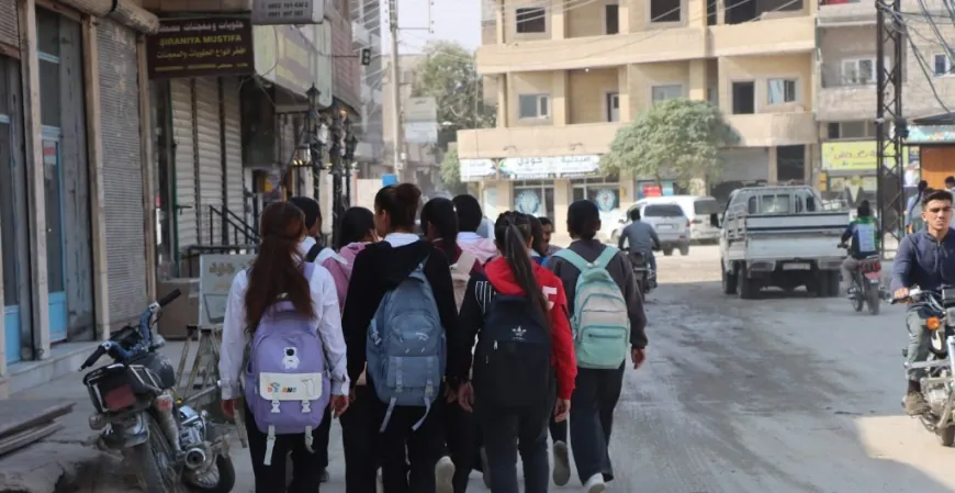 Xwendekarên Kobanê: Divê zimanê kurdî bibe zimanekî fermî