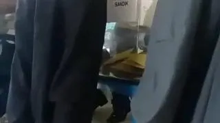 Опубликовано видео вбрасывания бюллетеней сторонниками АКР в Рихе