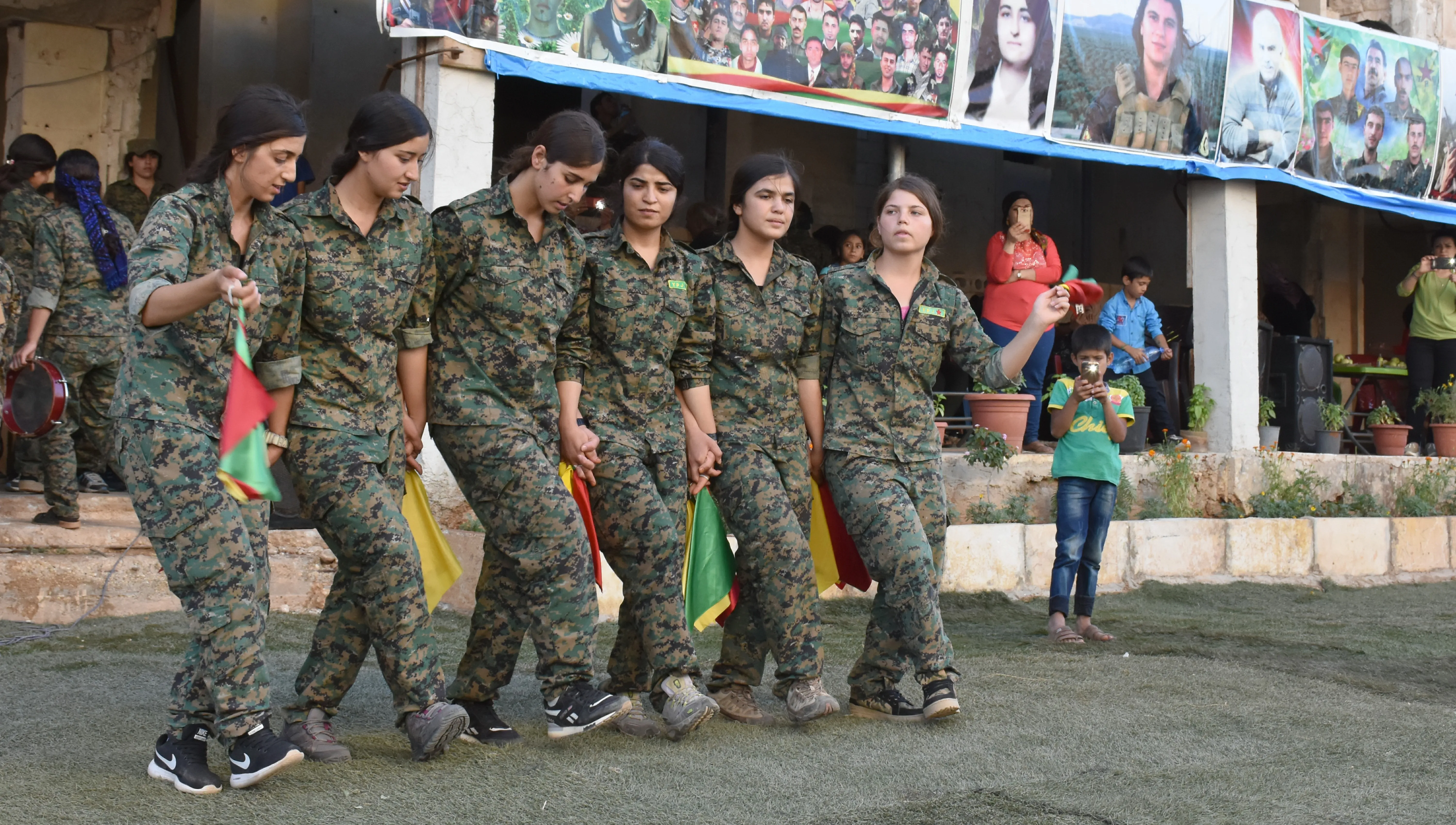 40 юношей из Алеппо вступили в ряды YPG