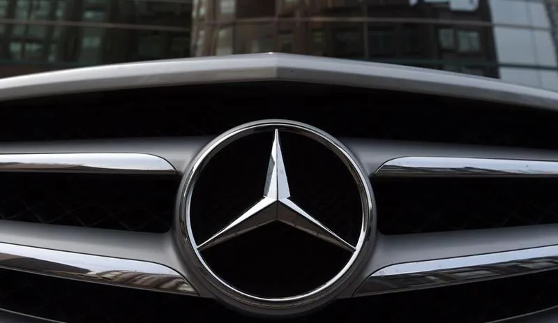Немецкая компания "Daimler" прекращает свою торговую деятельность в Иране