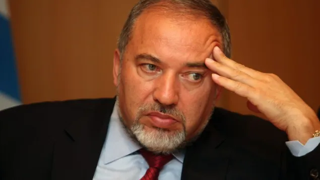 Либерман объявил о своей отставке и охарактеризовал перемирие, как “капитуляцию перед терроризмом”