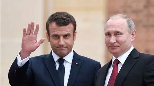 Макрон призвал Путина принять меры для защиты курдов в Сирии