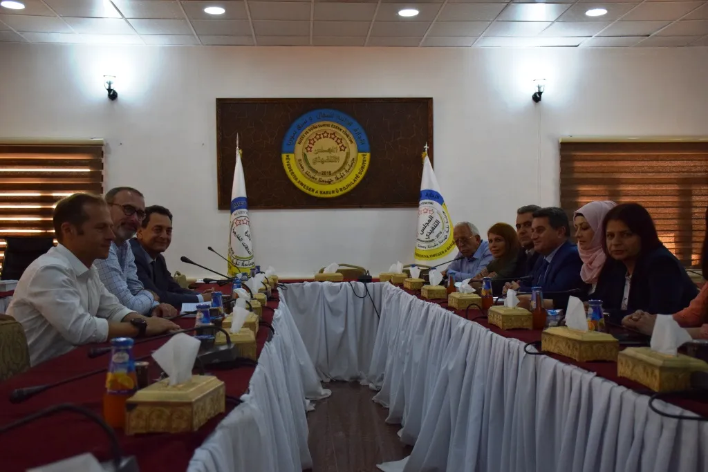 Источники: Совместная французско-немецкая делегация обсуждает политическую поддержку Автономной администрации