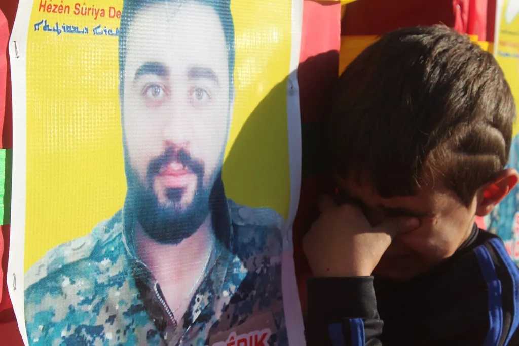 В Дерике преданы земле 14 Павших Героев Сопротивления Чести