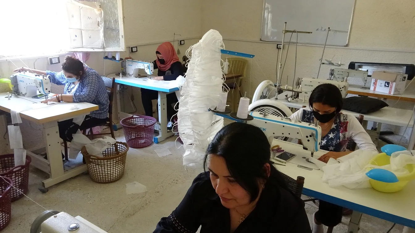 В Дерике в очередной раз приступили к пошиву масок