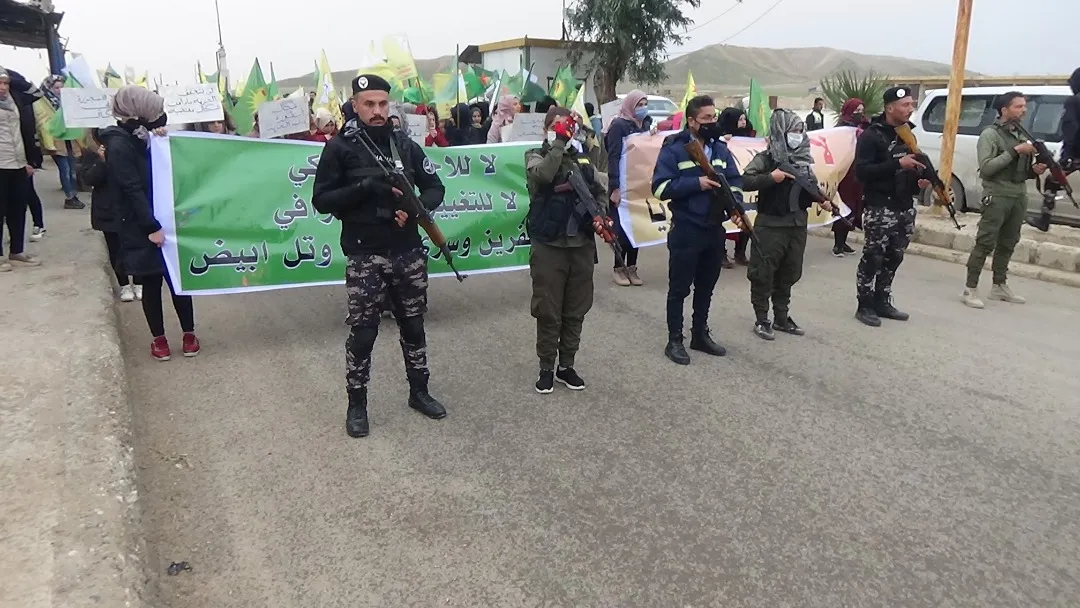 Жители Тель-Барака осудили нападения Турции на районы северо-восточной Сирии