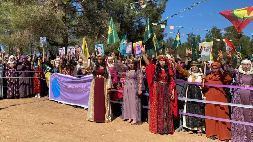 В кантонах Северной и Восточной Сирии начались демонстрации в честь 8 марта