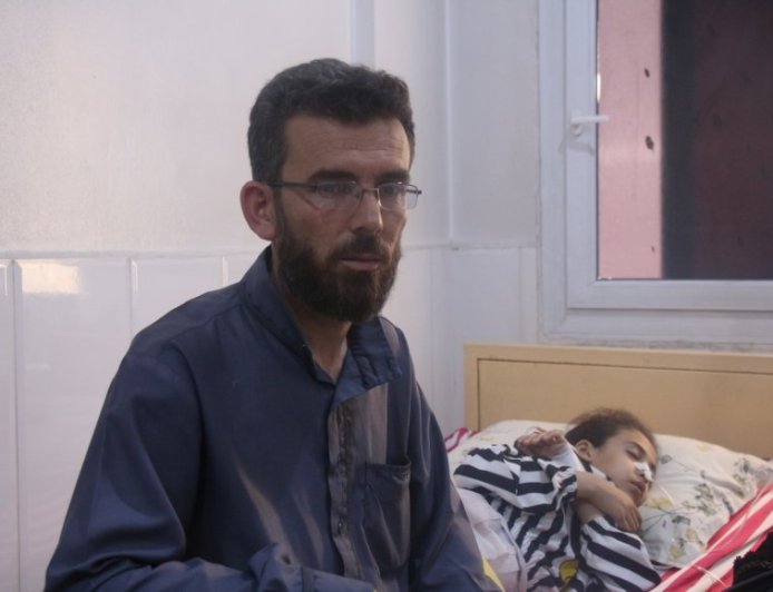 Состояние ребенка, получившего ранения в результате турецких бомбардировок, стаб...