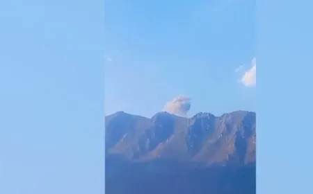 Roj News опубликовало видеозапись бомбардировки района Зап термобарическими бомбами