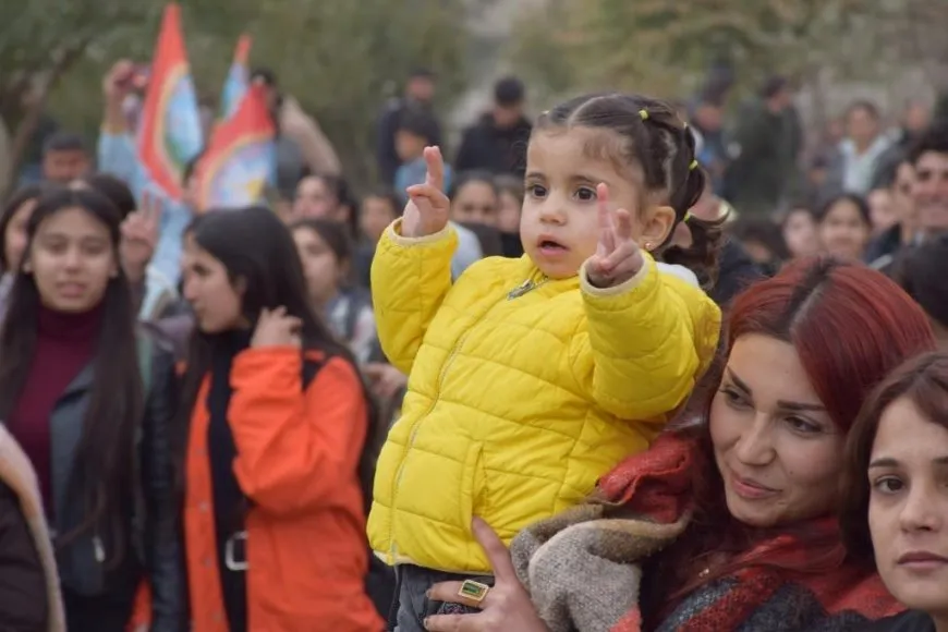 Протестующие в регионе: «Мы все — СДС, да здравствует сопротивление на плотине Тишрин»