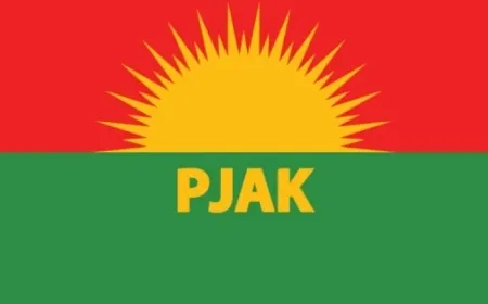 Партизаны ПСЖК празднуют 4 апреля в свободных горах Курдистана