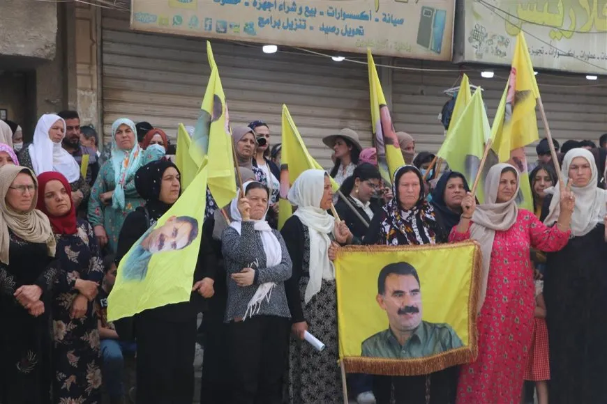 В Хасаке проходит массовая демонстрация с требованием физической свободы лидера Оджалана