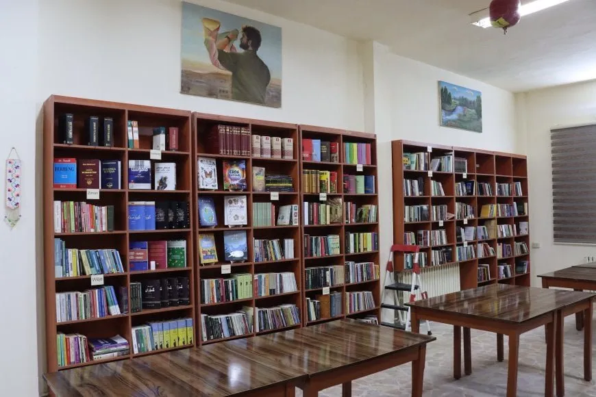 Издательство Schiller Publications опубликовало 70 книг на курдском и арабском языках за 10 месяцев