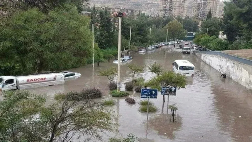 Наводнение затопило районы Барзе и Харат аль-Хаммам в Дамаске
