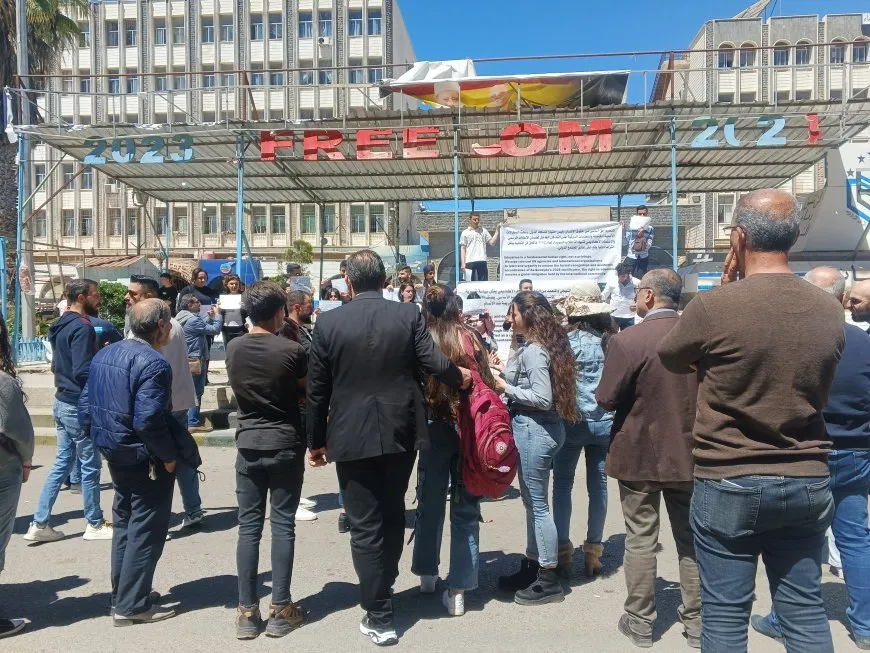 Студенты в Сувейде протестуют, требуя признания аттестатов за 2024 и 2025 годы