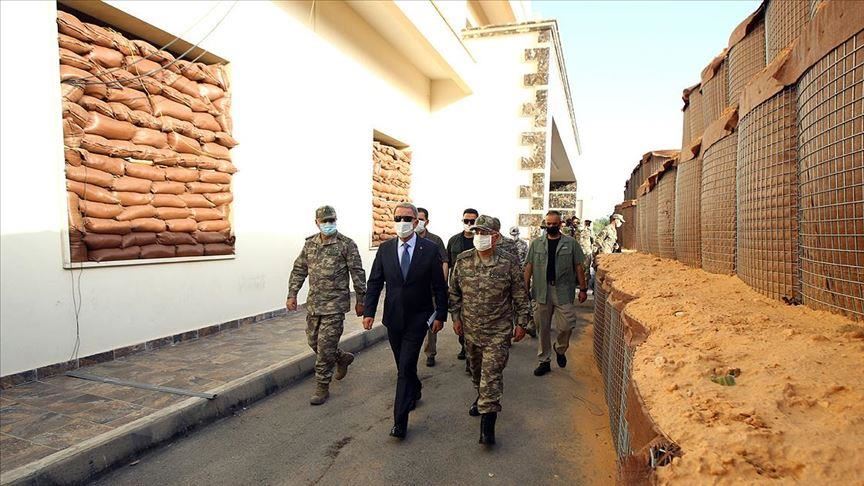 Türk Savunma Bakanı Akar Libya'ya gitti