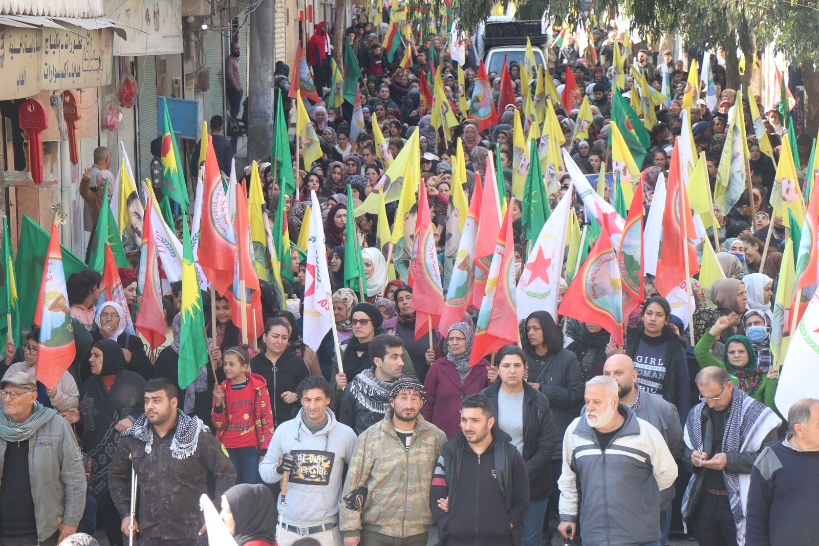 Halepliler Garê saldırısını protesto etti