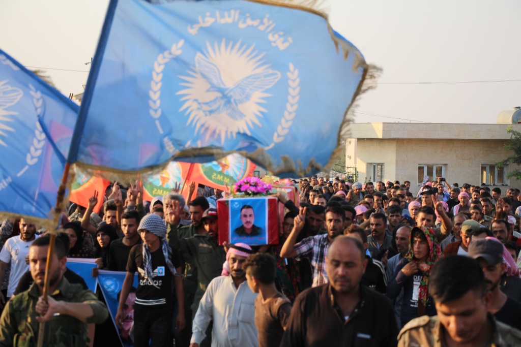 Şehit Mehmûd El Wawî Minbic’de uğurlandı