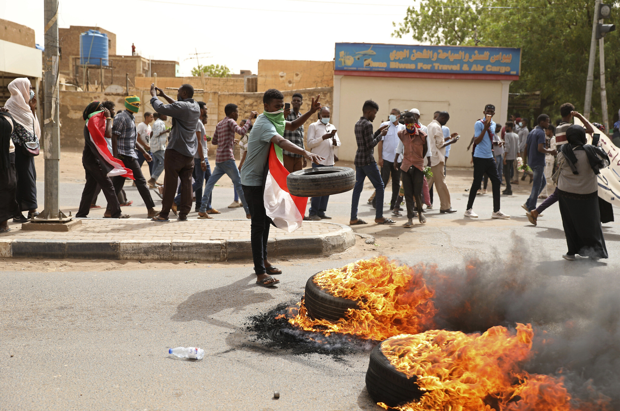 Sudan: Geçiş hükümeti bakanları gözaltına alındı