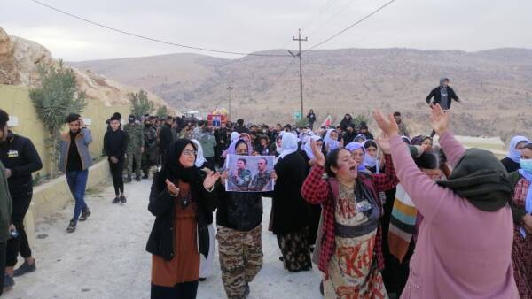 ​​​​​​​Şengal halkından Irak karakolunda eylem: Şengal’i terk et!